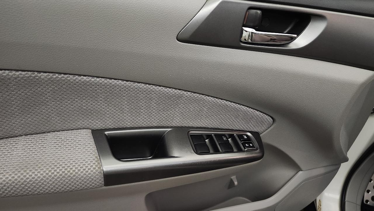 Subaru Forester 2.5X 2012