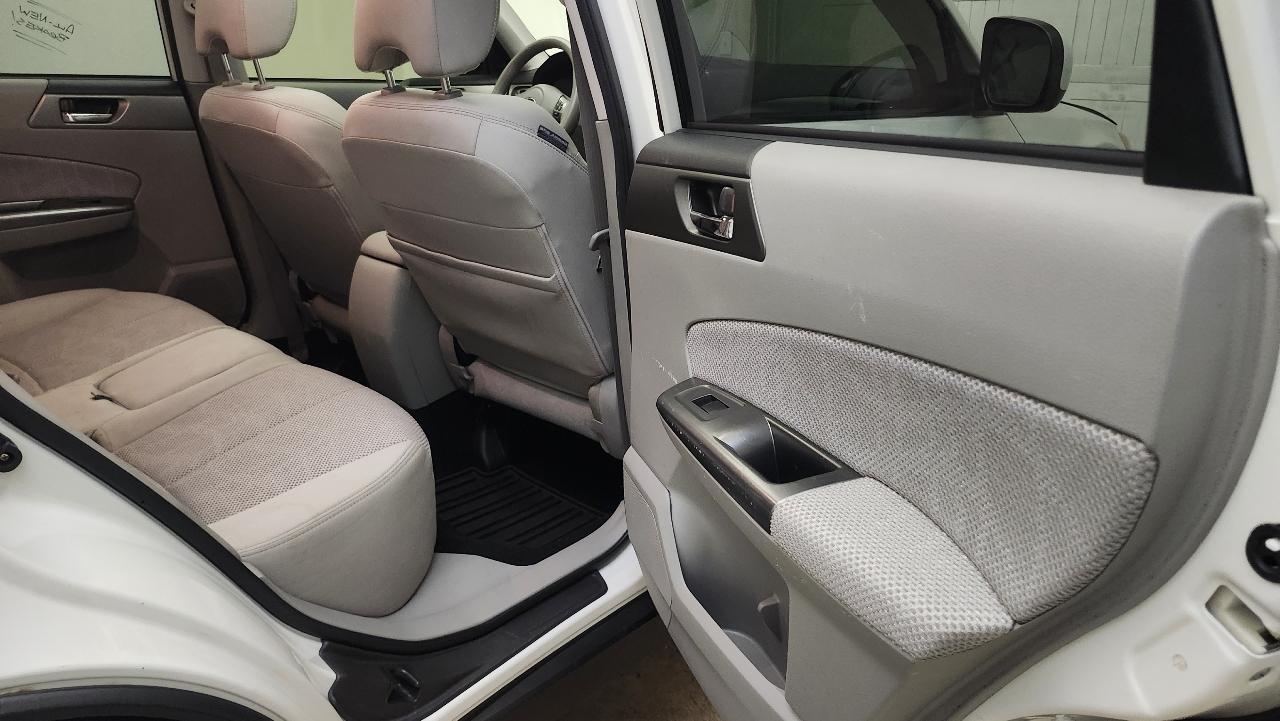 Subaru Forester 2.5X 2012