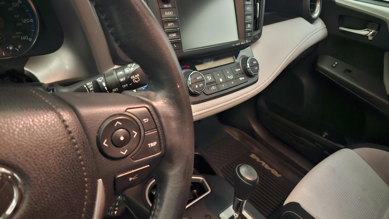 Toyota RAV4 XLE AWD 2016