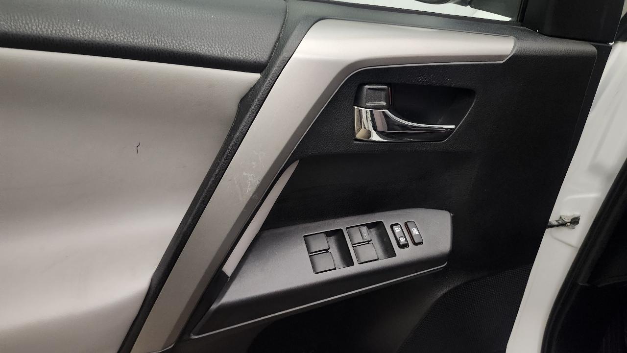 Toyota RAV4 XLE AWD 2016