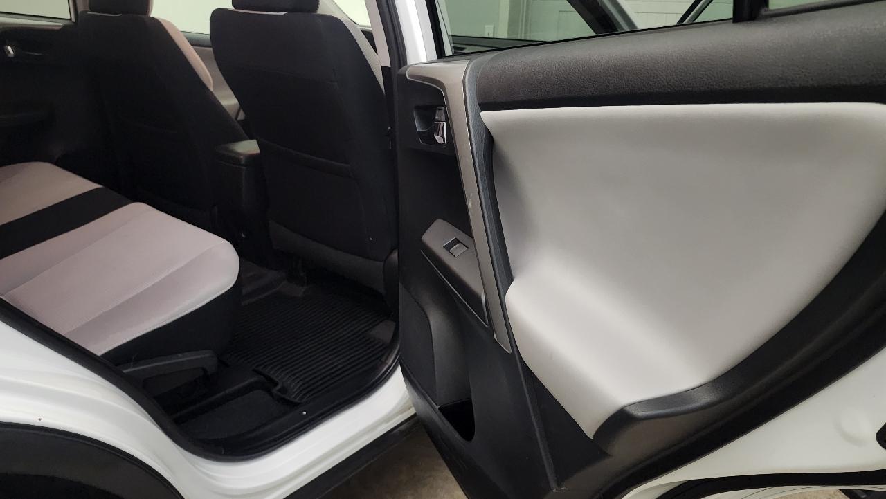 Toyota RAV4 XLE AWD 2016