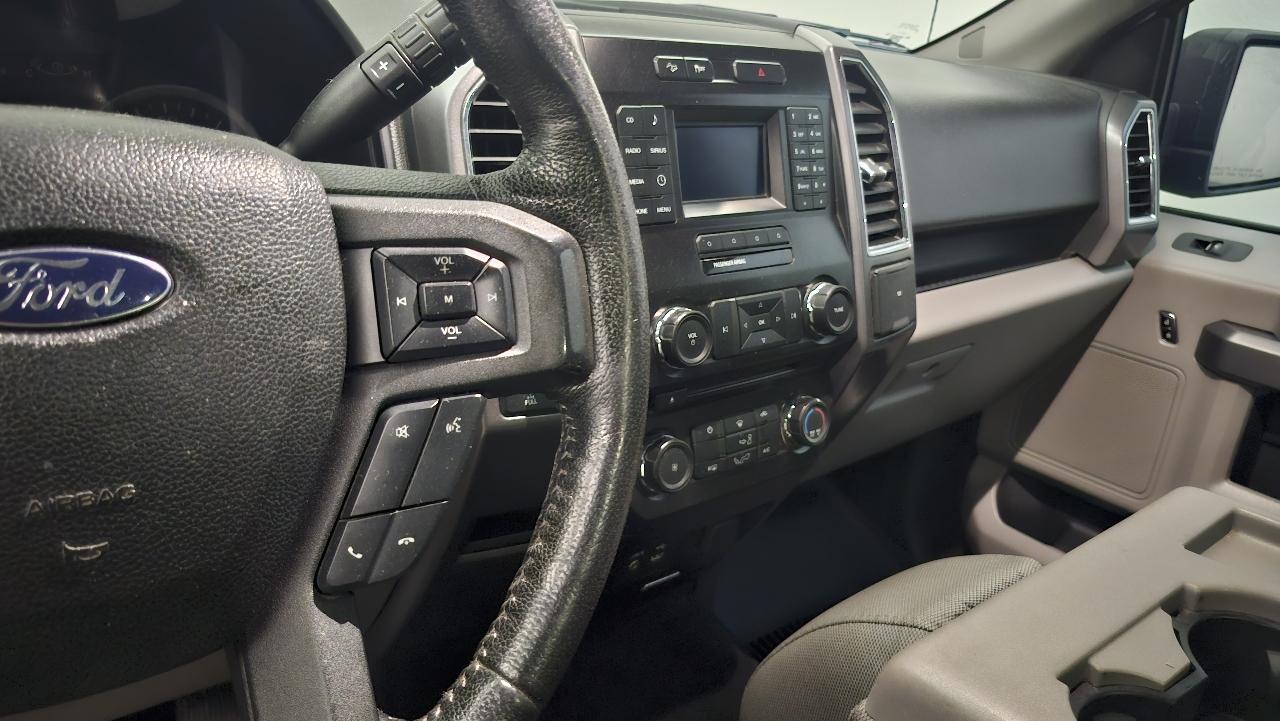 Ford F-150 XLT SuperCrew 4WD 2015