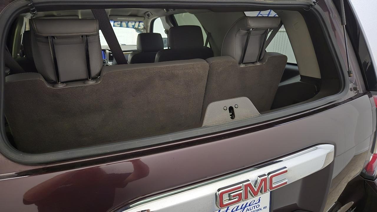 GMC Yukon Denali 4WD 2017