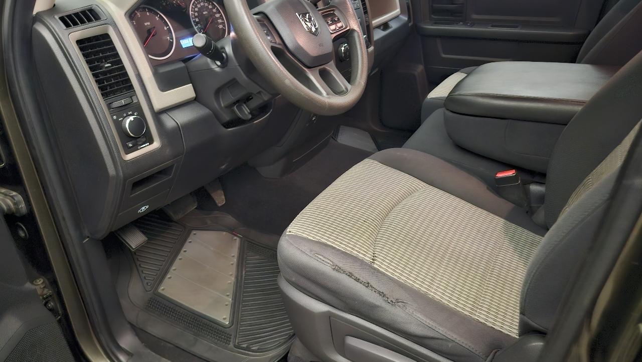 RAM 1500 ST Quad Cab 4WD 2012