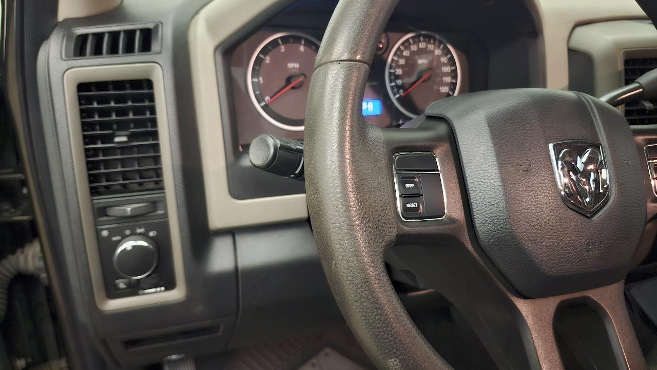 RAM 1500 ST Quad Cab 4WD 2012