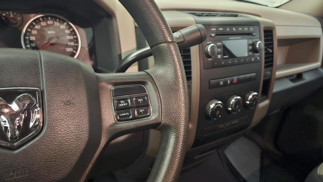 RAM 1500 ST Quad Cab 4WD 2012