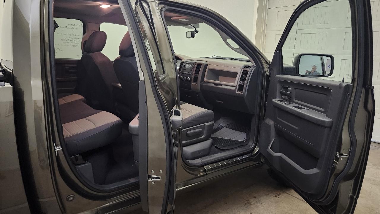 RAM 1500 ST Quad Cab 4WD 2012