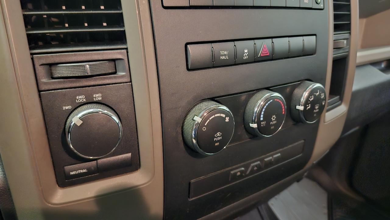 RAM 1500 ST Quad Cab 4WD 2012