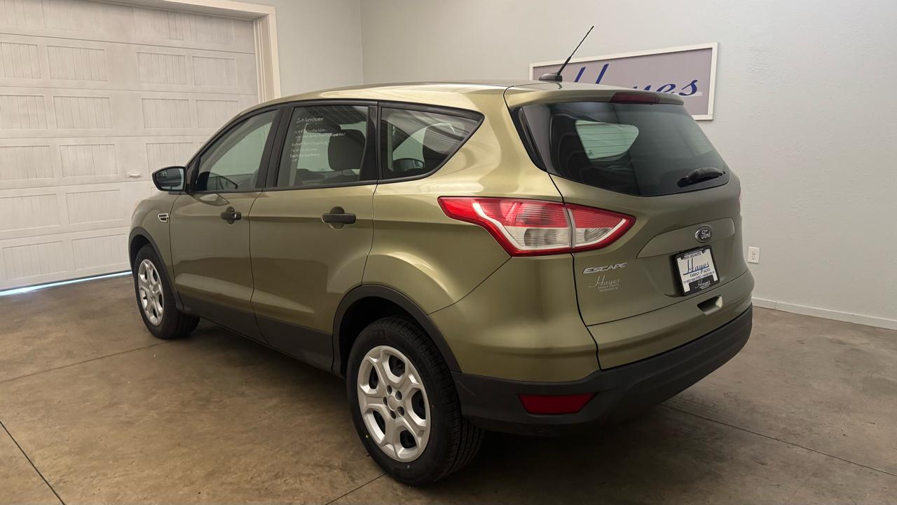 Ford Escape S 2013