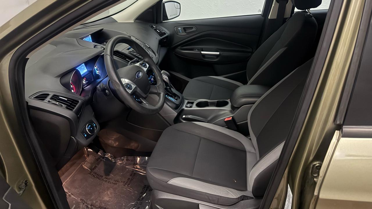 Ford Escape S 2013