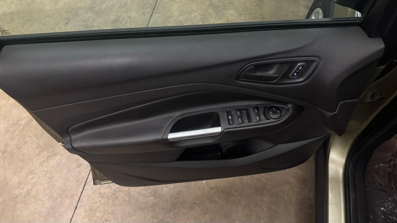 Ford Escape S 2013