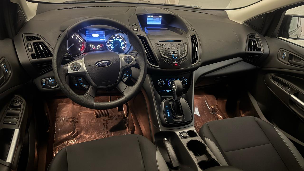 Ford Escape S 2013