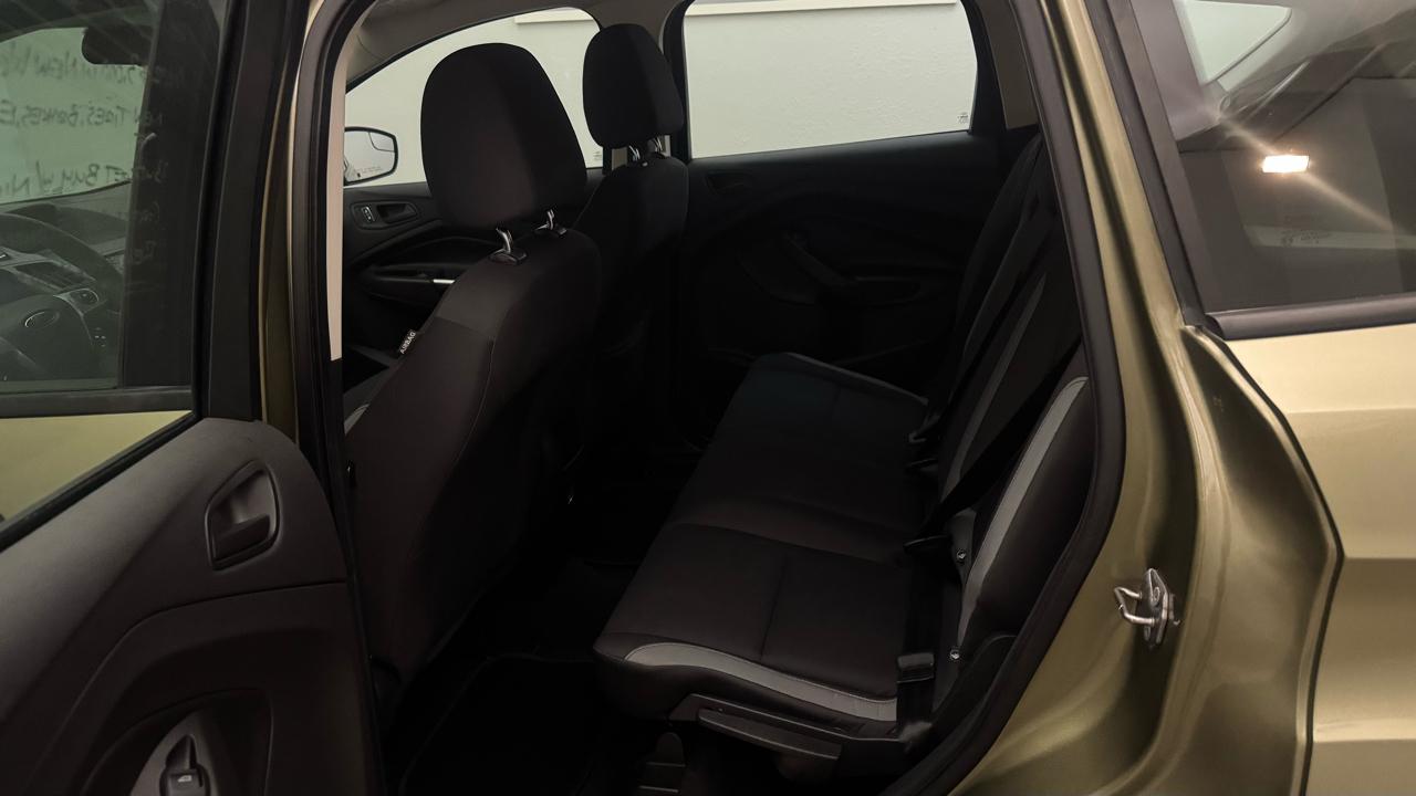 Ford Escape S 2013
