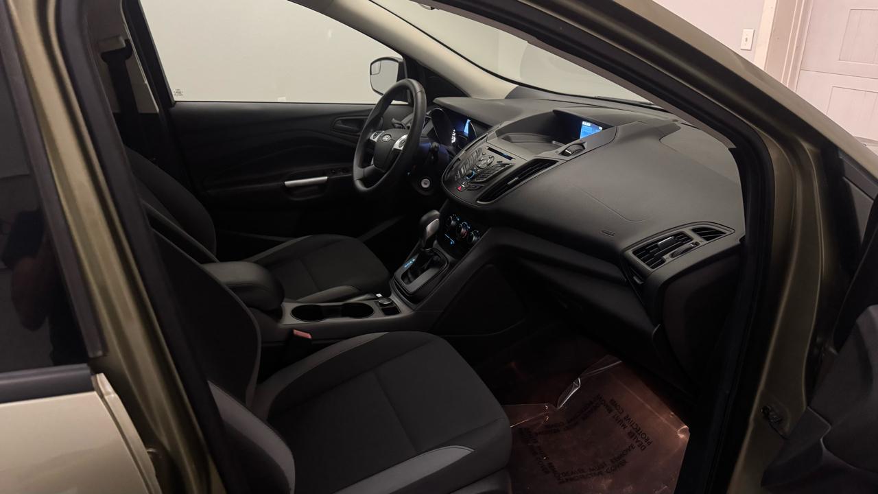 Ford Escape S 2013