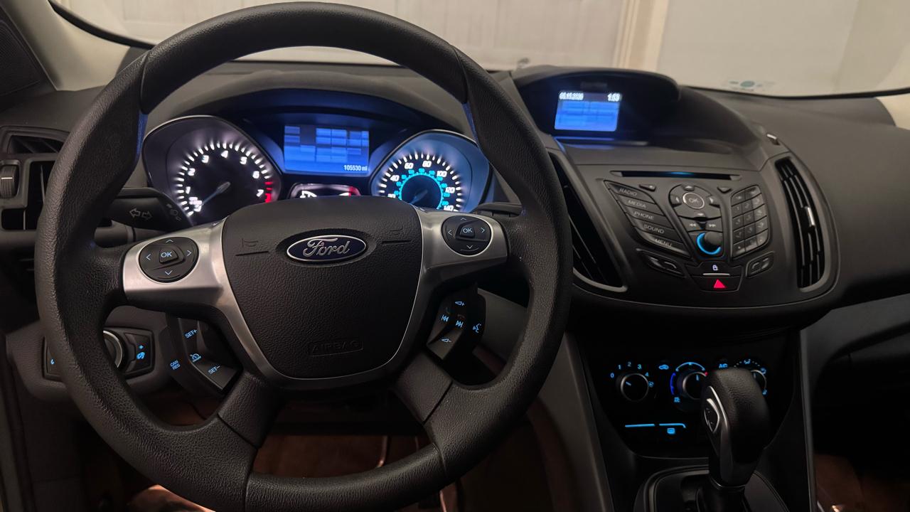 Ford Escape S 2013