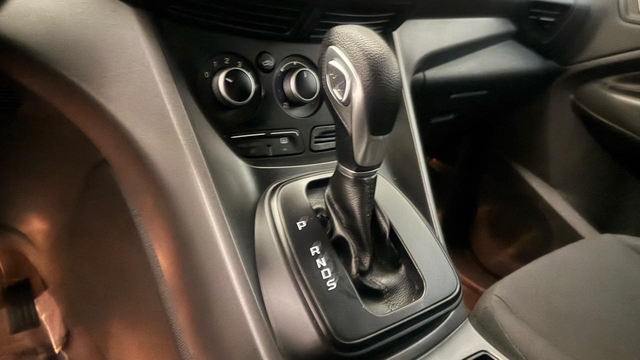 Ford Escape S 2013