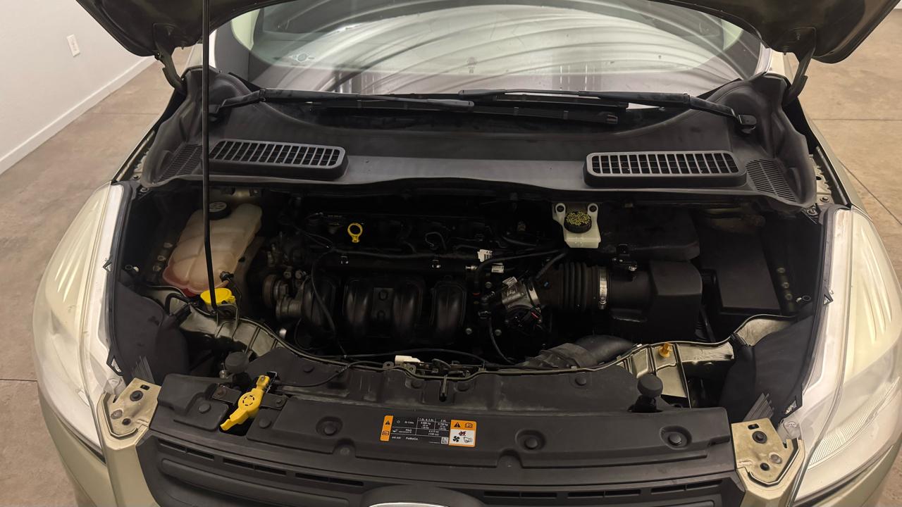 Ford Escape S 2013