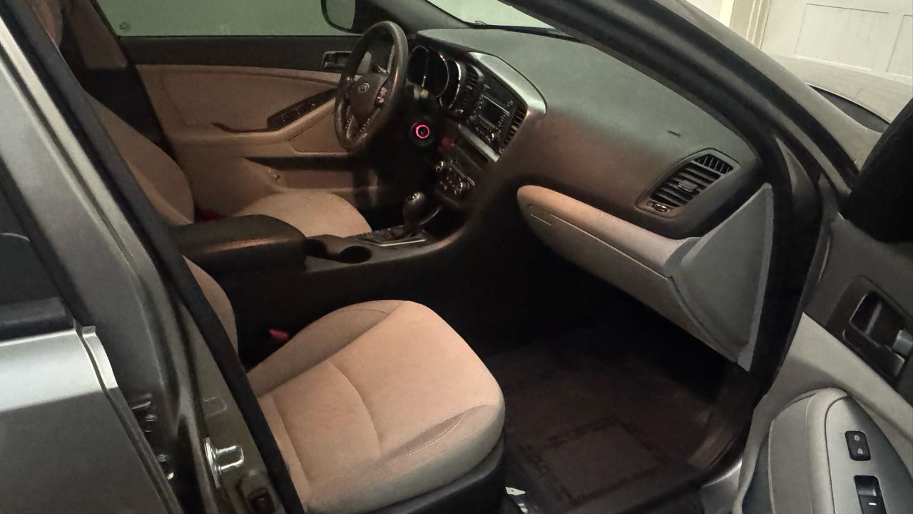 Kia Optima LX 2012