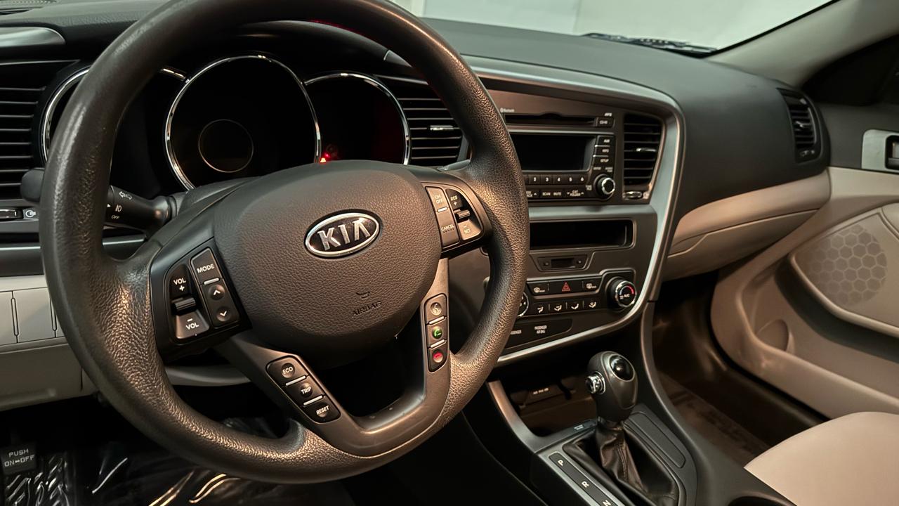 Kia Optima LX 2012