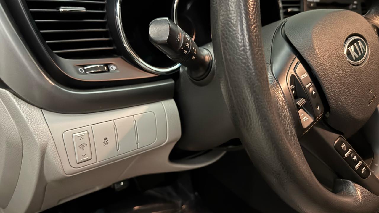 Kia Optima LX 2012