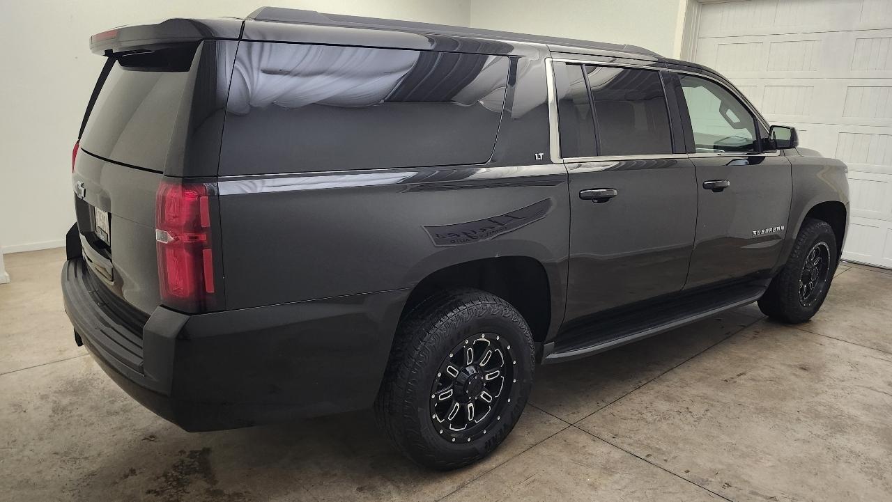 Chevrolet Suburban LT 4WD 2017