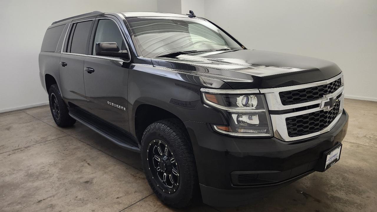 Chevrolet Suburban LT 4WD 2017