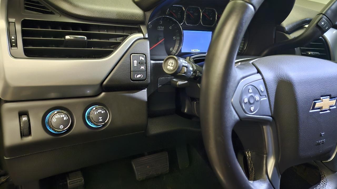 Chevrolet Suburban LT 4WD 2017