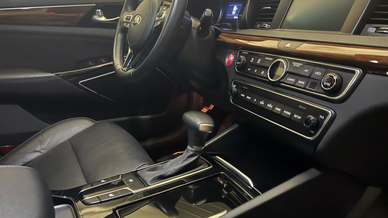 Kia Cadenza Premium 2019