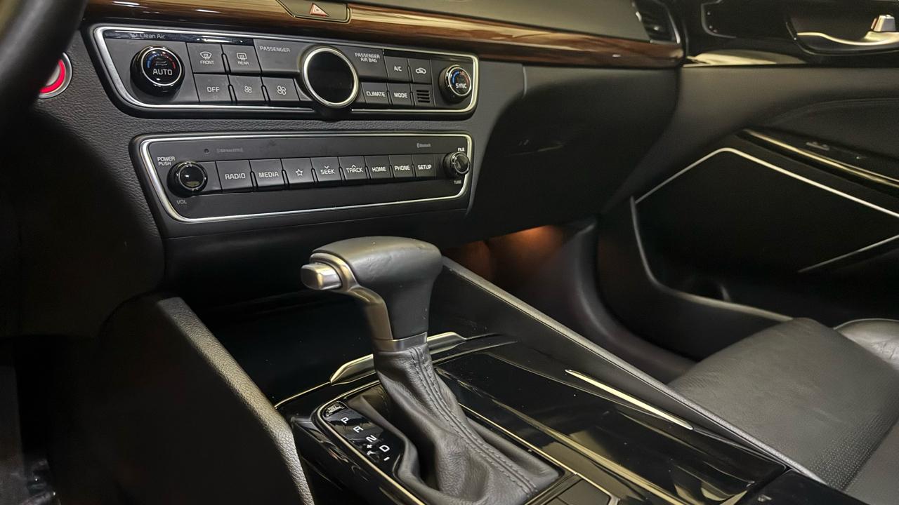 Kia Cadenza Premium 2019