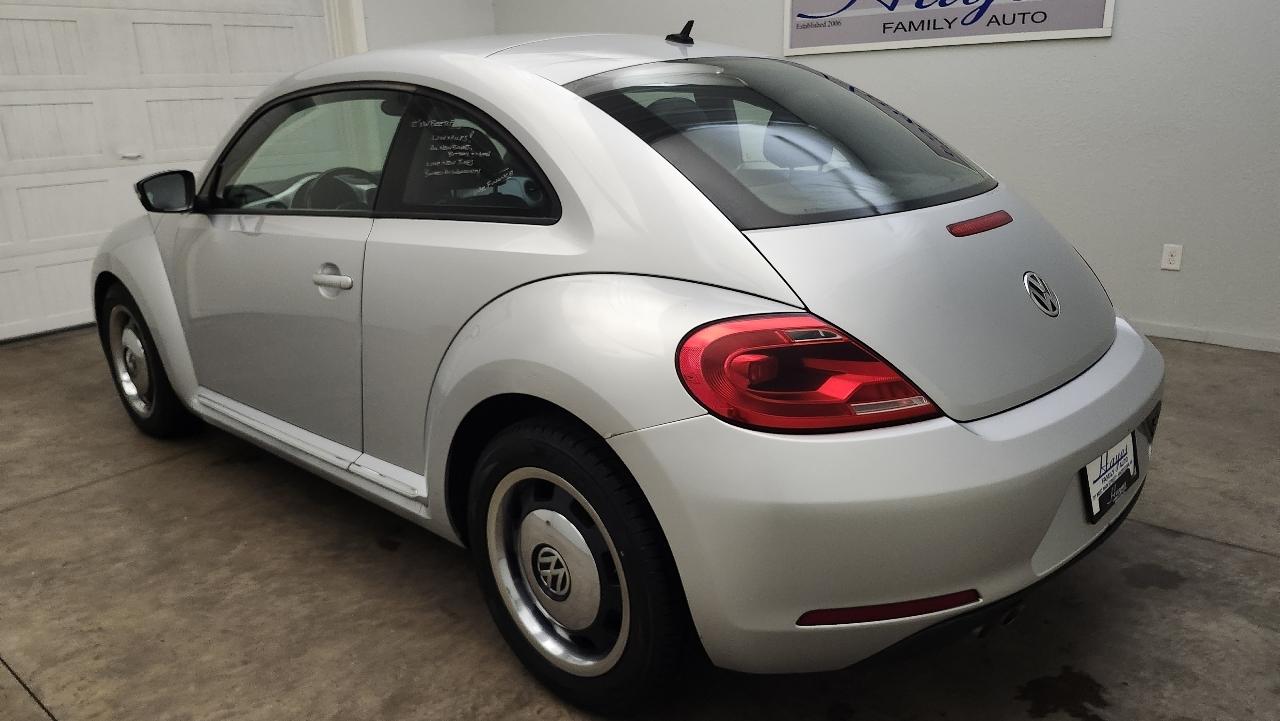 Volkswagen Beetle 2.5L 2012