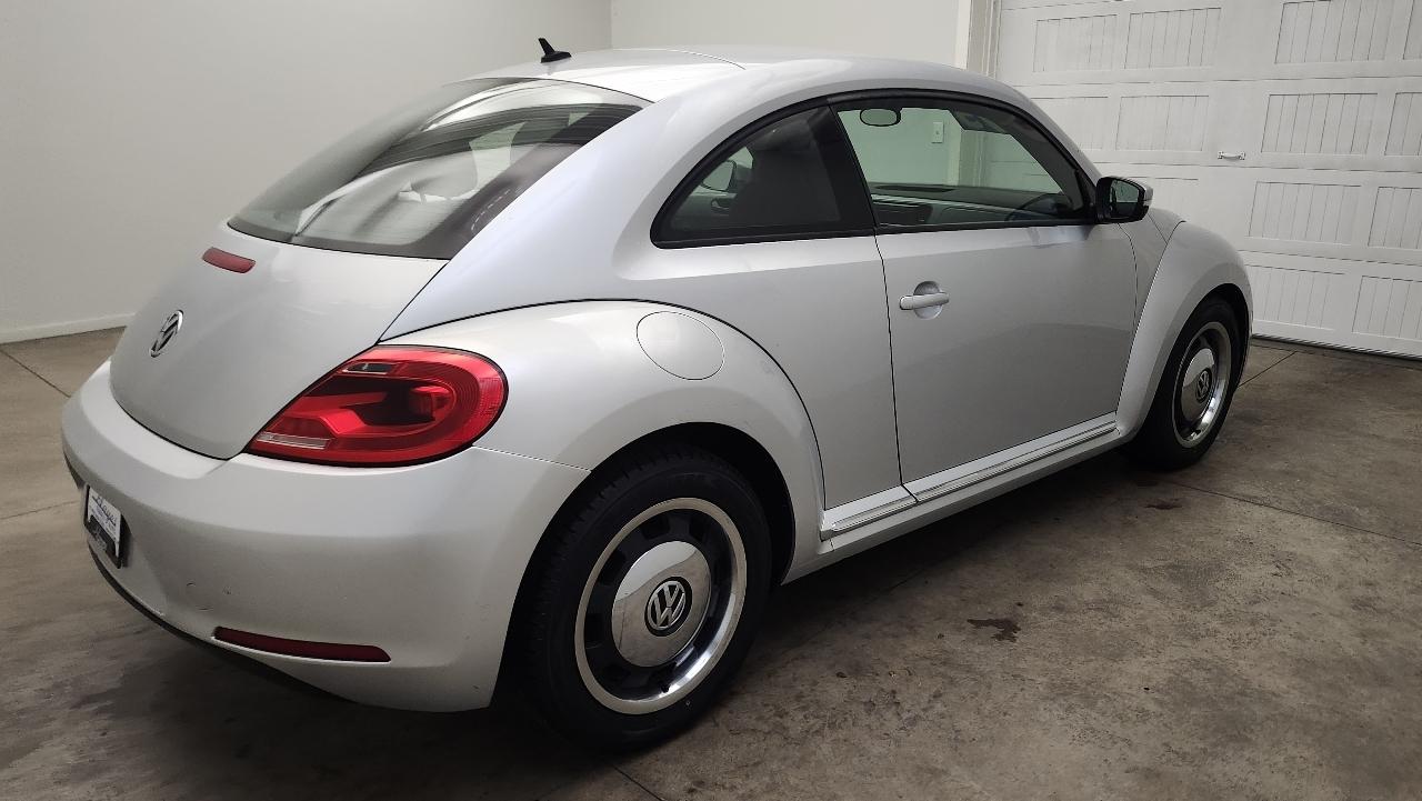 Volkswagen Beetle 2.5L 2012