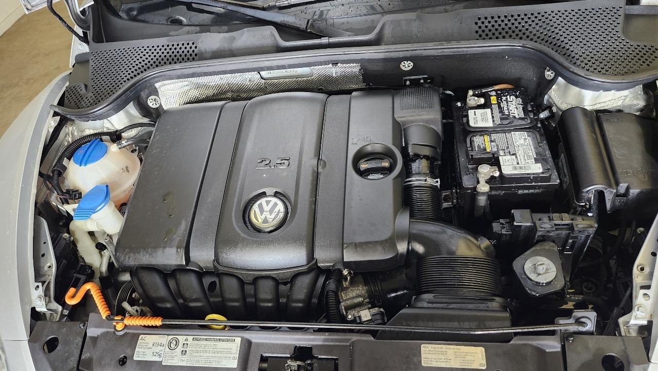 Volkswagen Beetle 2.5L 2012