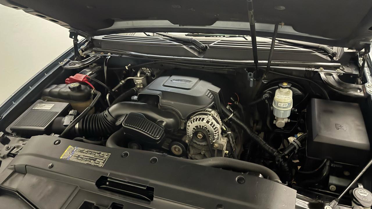 Chevrolet Avalanche LT 4WD 2011