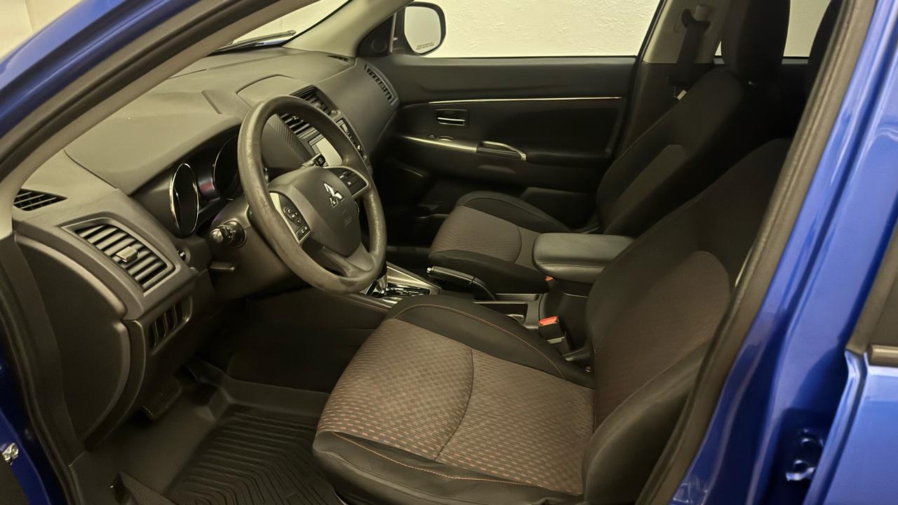Mitsubishi Outlander Sport  2019