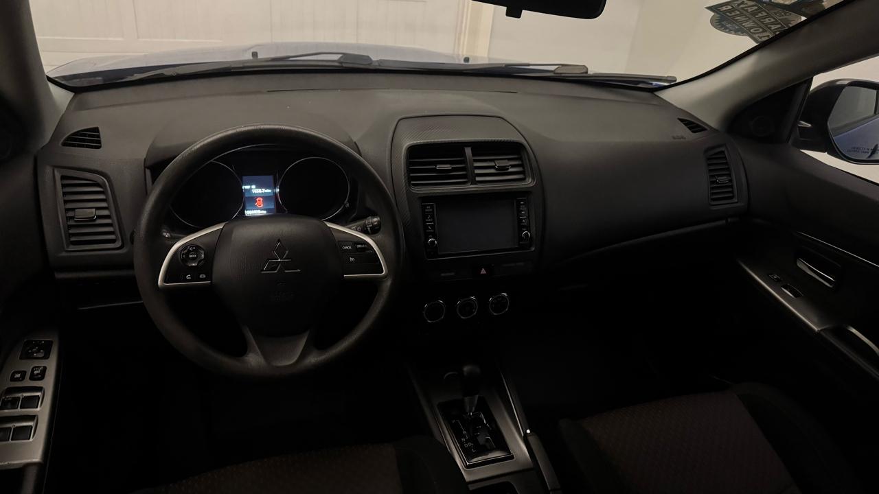 Mitsubishi Outlander Sport  2019