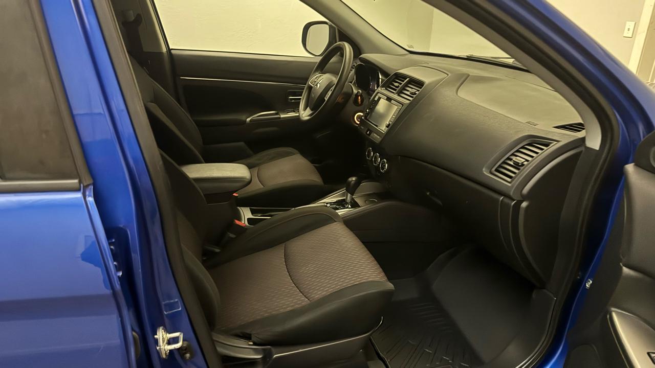 Mitsubishi Outlander Sport  2019