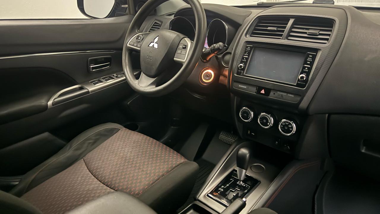 Mitsubishi Outlander Sport  2019