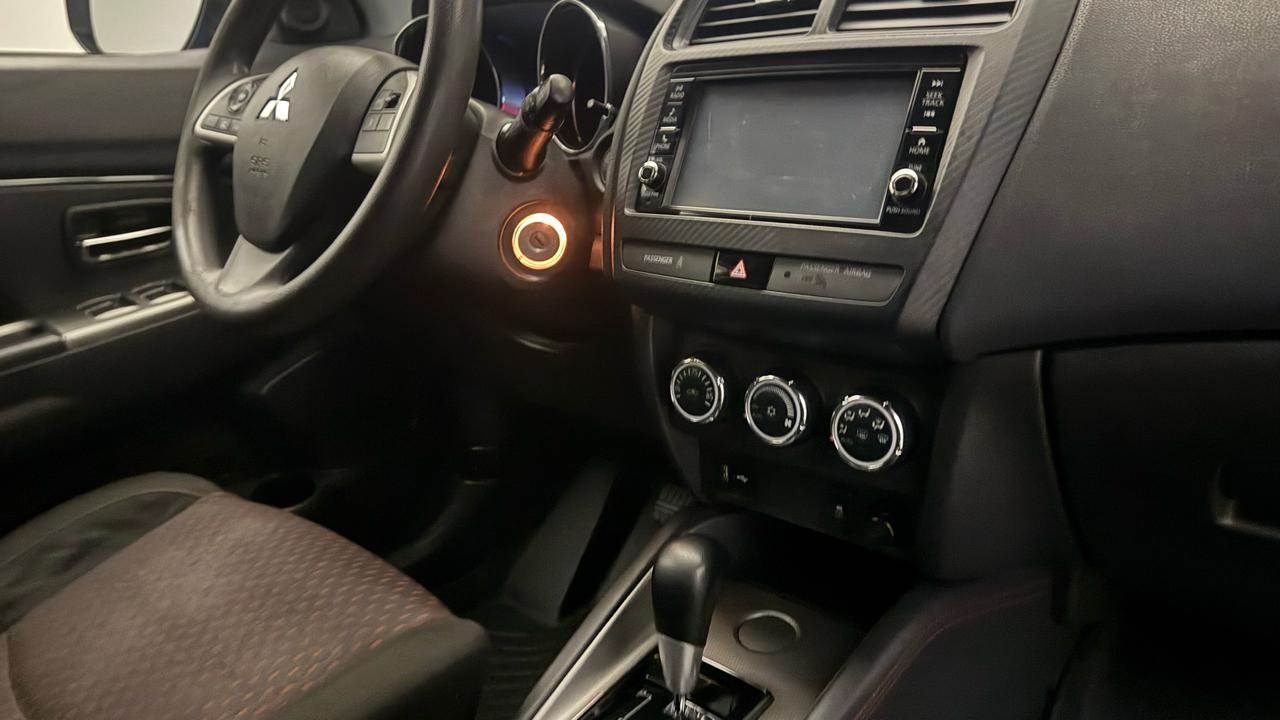 Mitsubishi Outlander Sport  2019