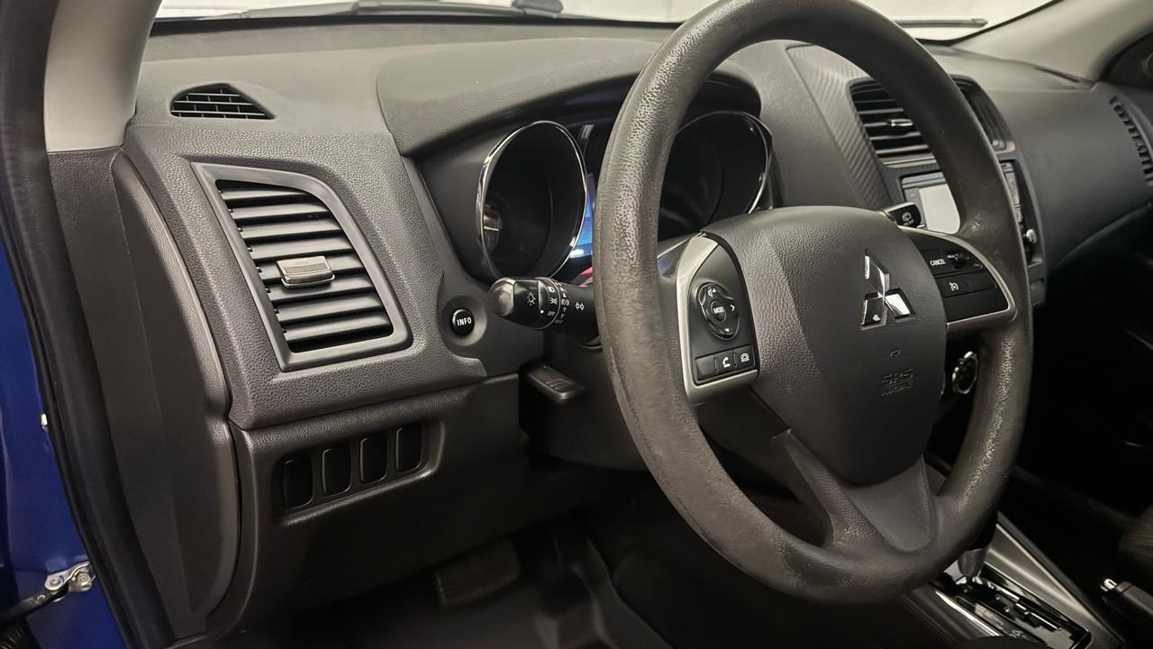 Mitsubishi Outlander Sport  2019