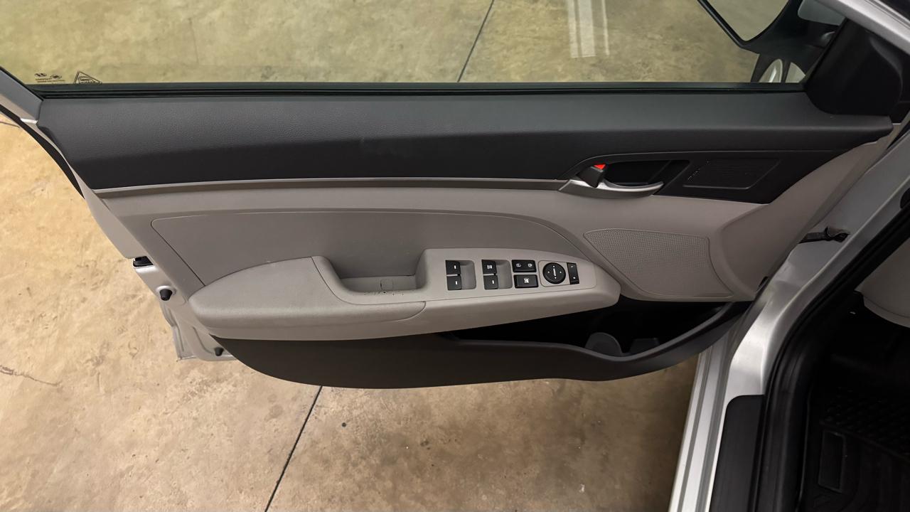 Hyundai Elantra SE 2017