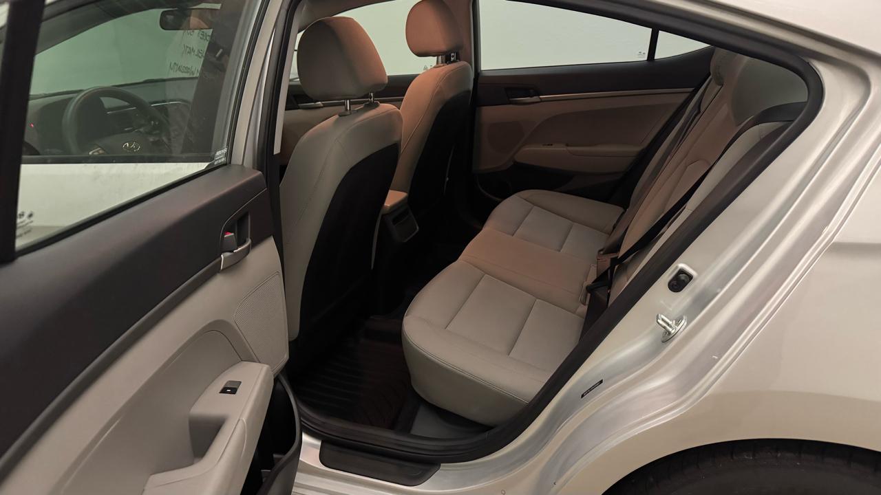 Hyundai Elantra SE 2017