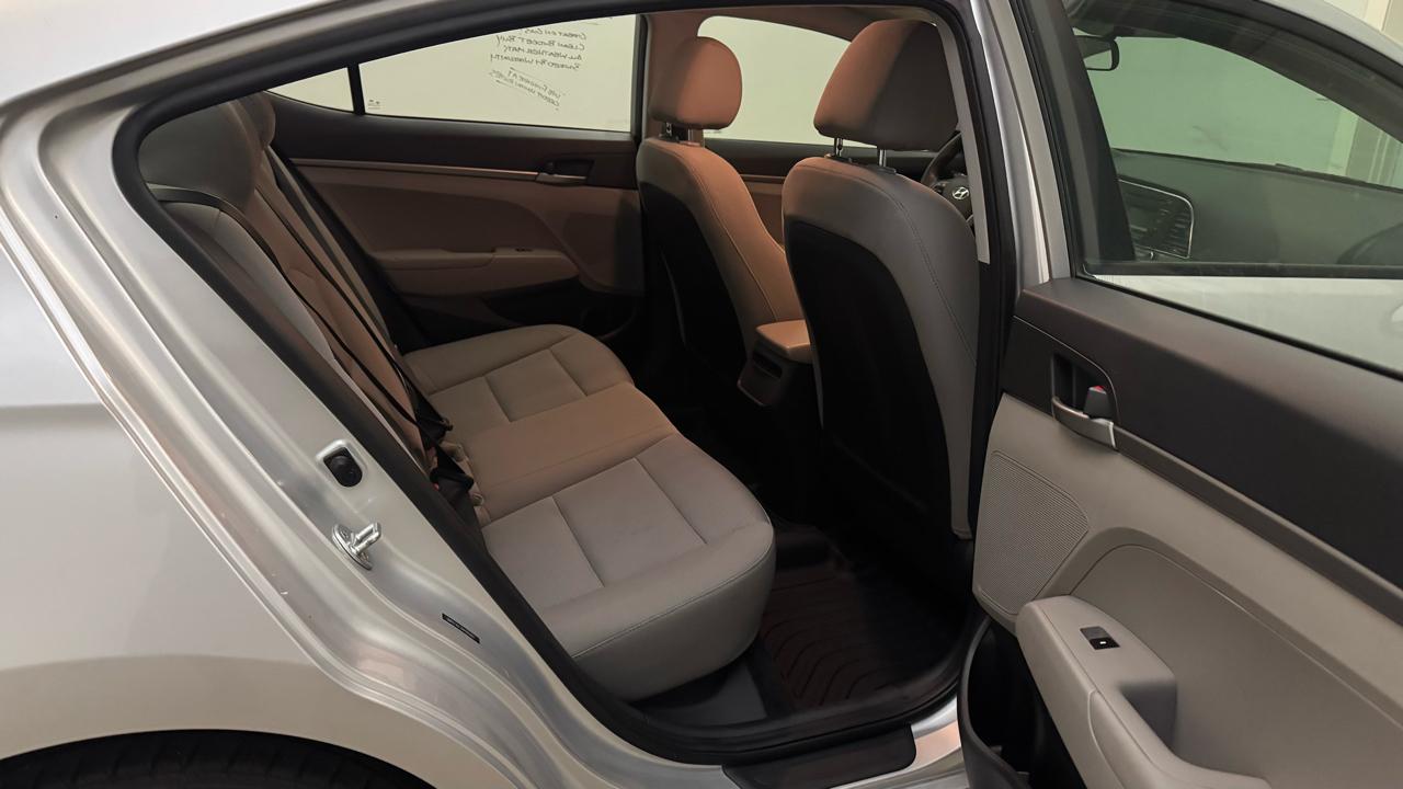 Hyundai Elantra SE 2017