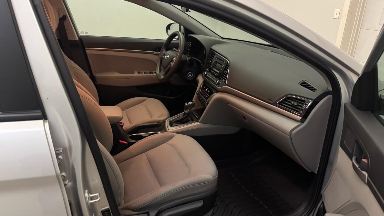 Hyundai Elantra SE 2017