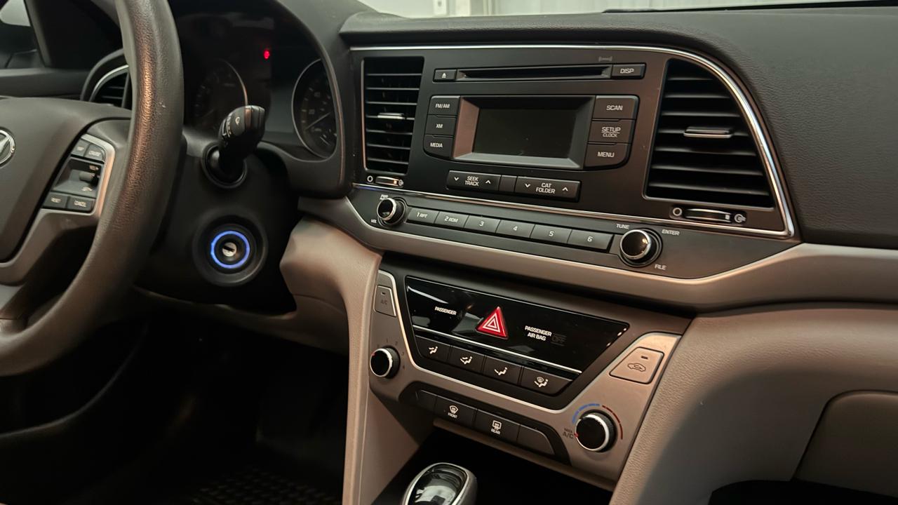 Hyundai Elantra SE 2017