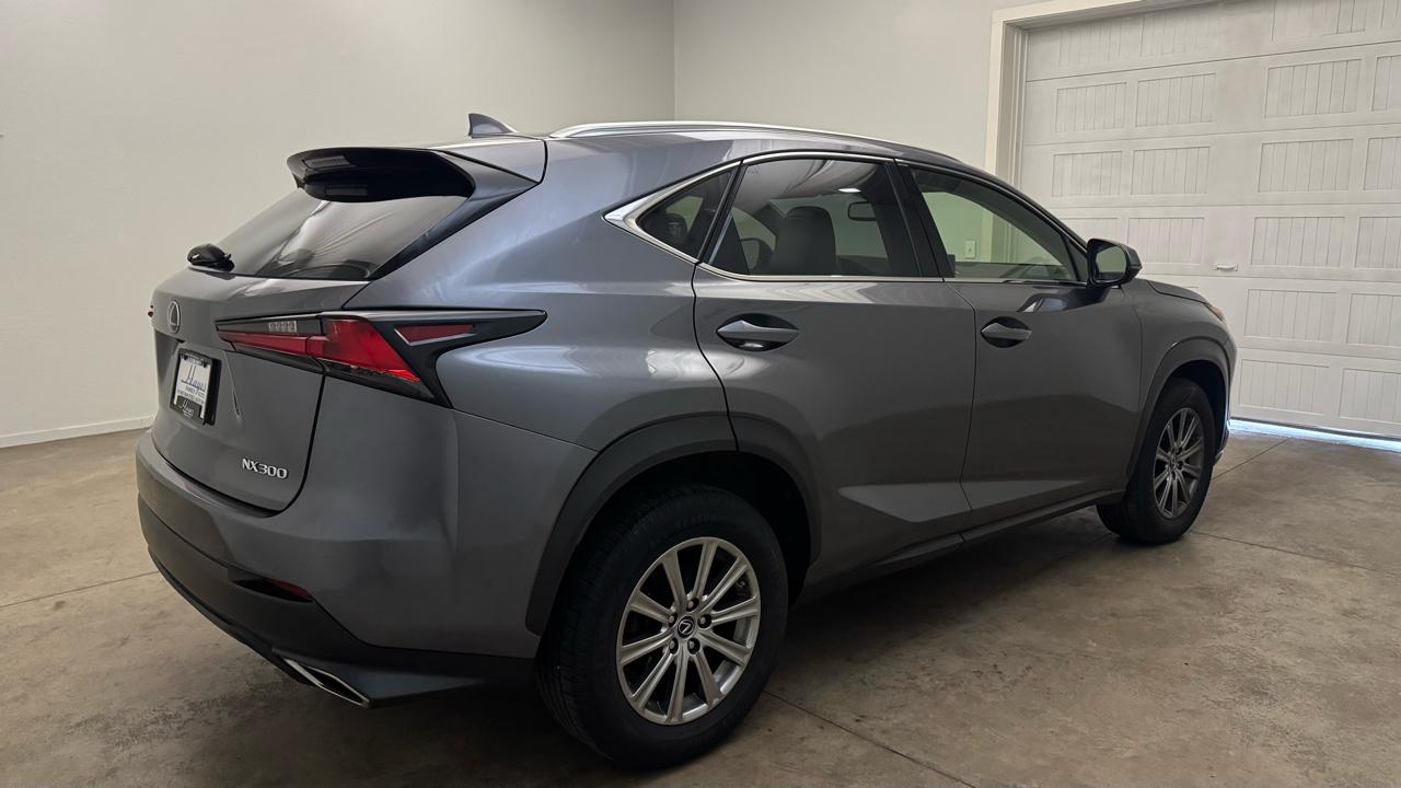 Lexus NX 300  2019
