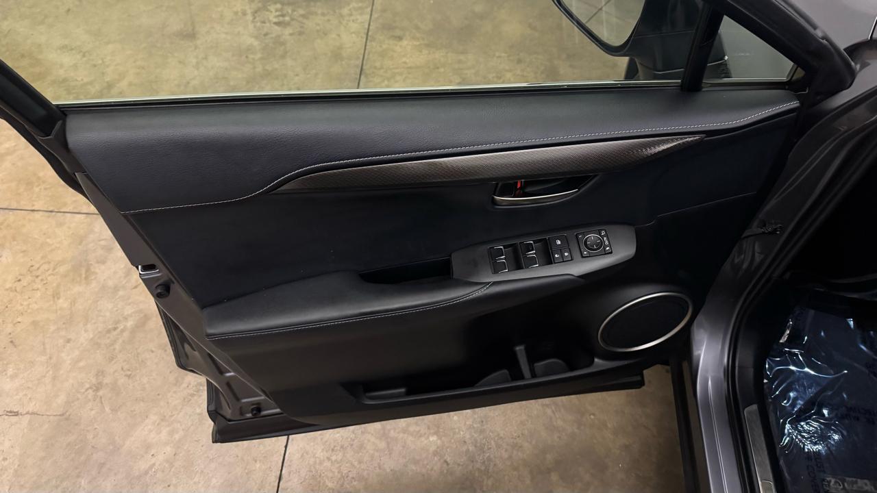 Lexus NX 300  2019