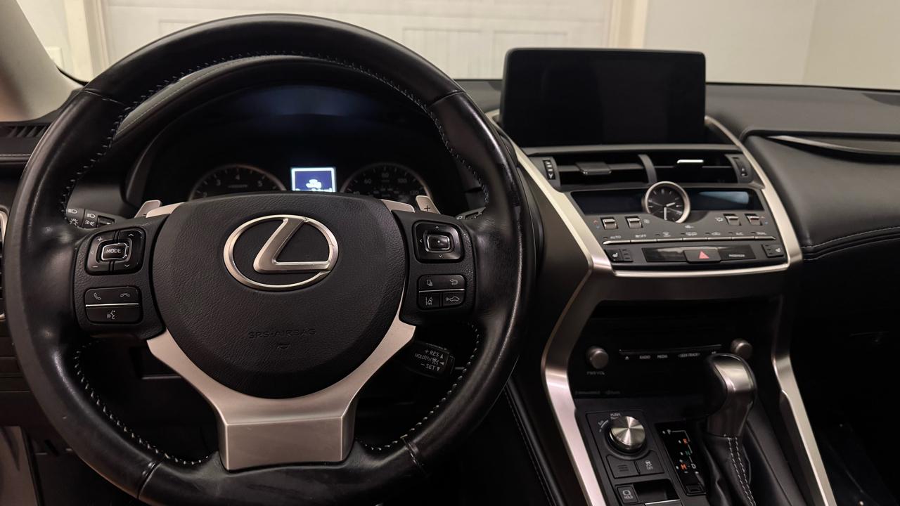Lexus NX 300  2019