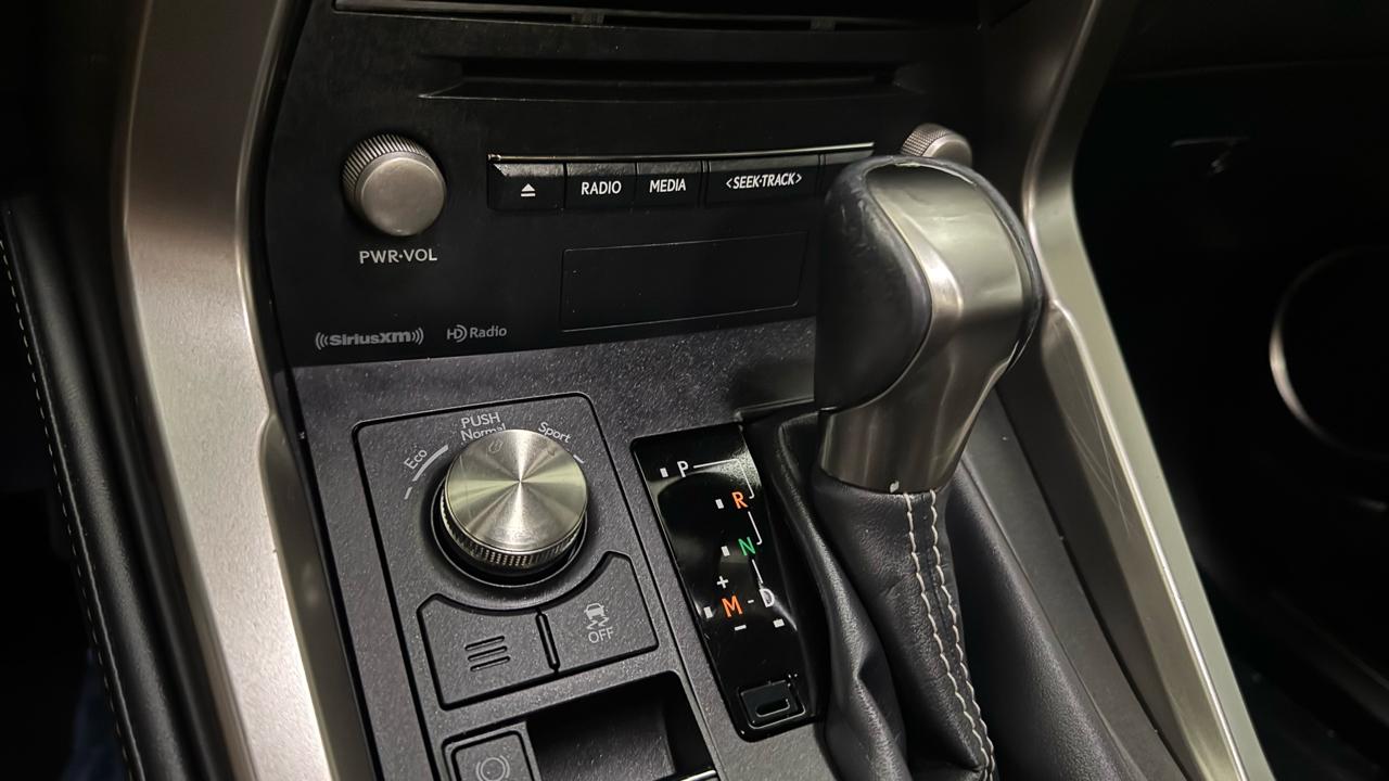 Lexus NX 300  2019