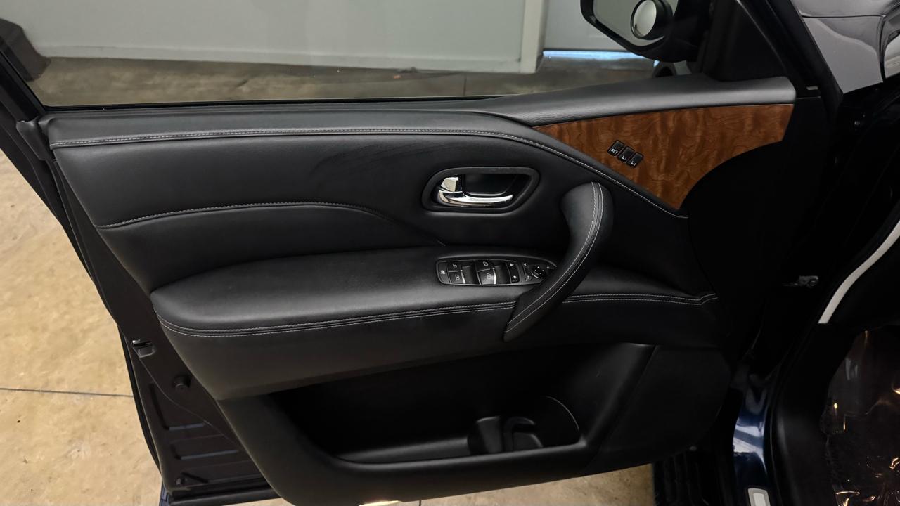 Infiniti QX80 LUXE 2019