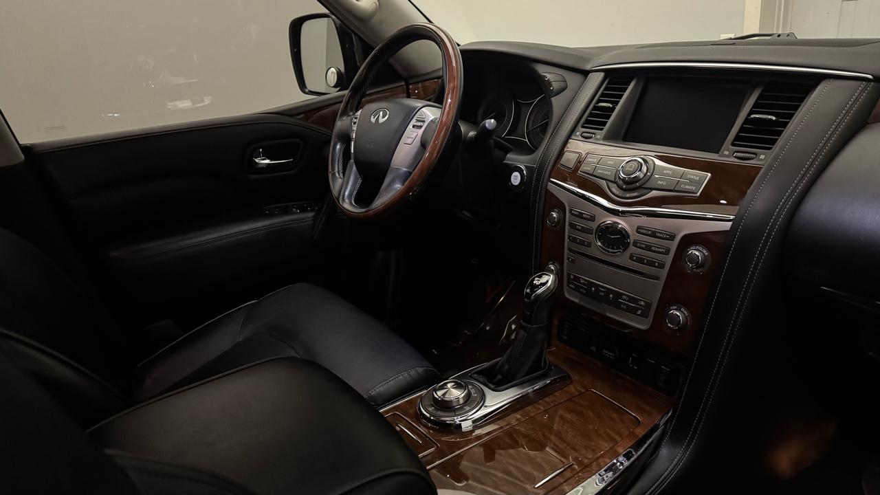 Infiniti QX80 LUXE 2019